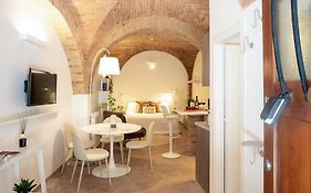 Medieval Flat With Whirlpool Bath